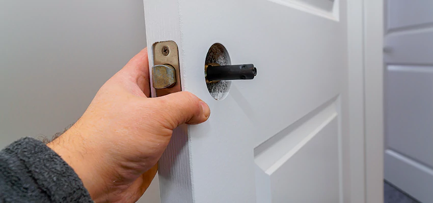 Nighttime Locksmith For Lock Repair in Lake in the Hills, IL