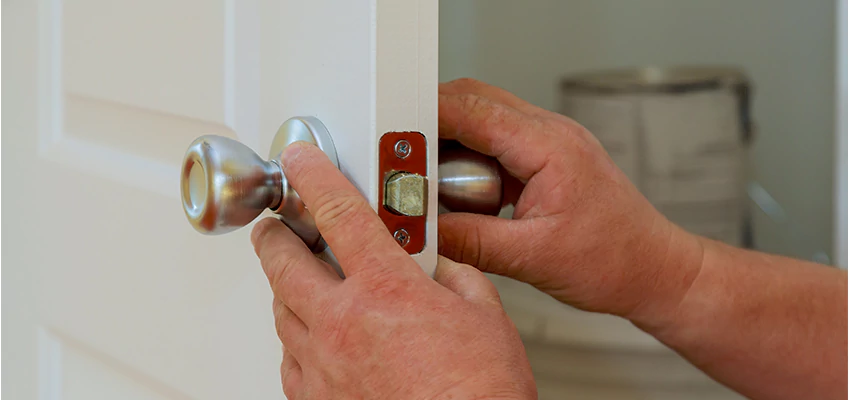 AAA Locksmiths For lock Replacement in Lake in the Hills, Illinois