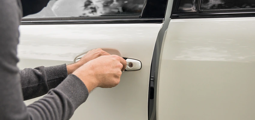 Unlock Car Door Service in Lake in the Hills, IL