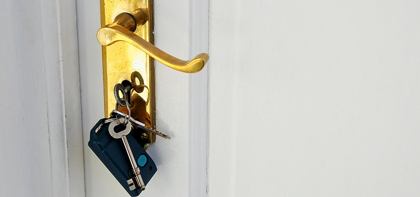 Broken Door Key Extraction in Lake in the Hills, IL